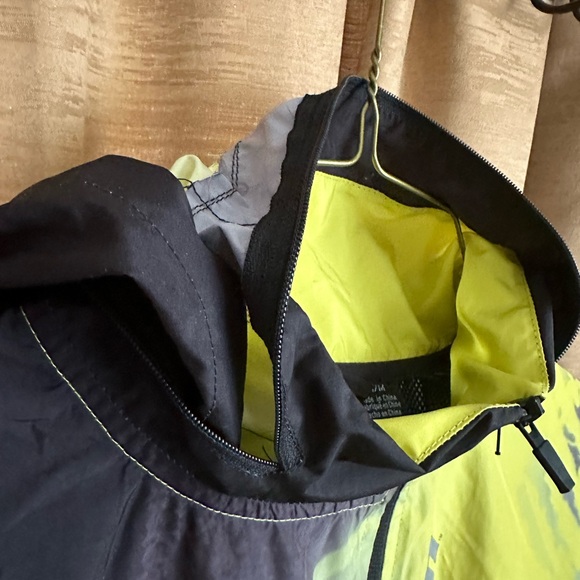 New without tags: Can Am pullover - Picture 4 of 5